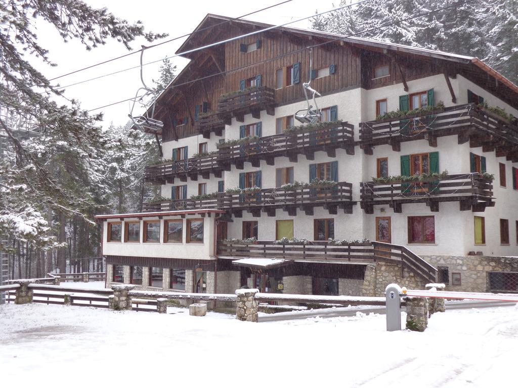 Hotel Garni Mille Pini Scanno Eksteriør bilde